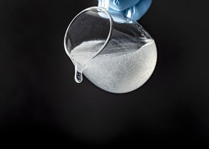 Modified xanthan-gum based thickner with low-stringiness, high viscosity and emulsion stability