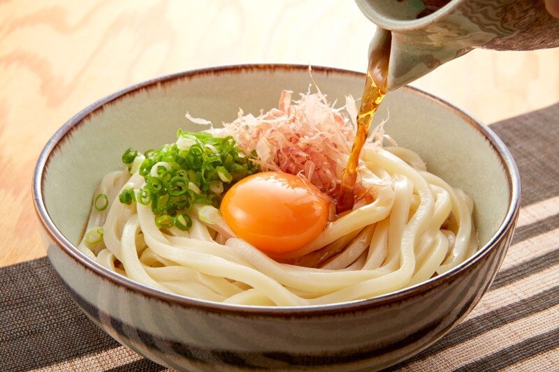 たまごがのったうどん